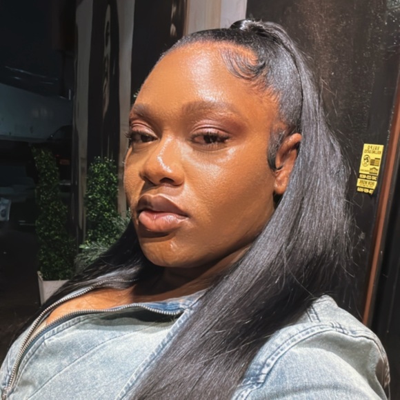 Meet your Posher, Olivia - Picture 1 of 1